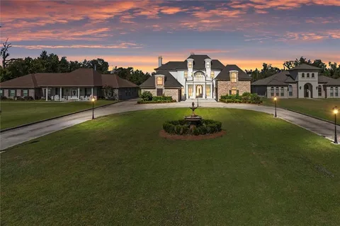 $995,900 | 844 South Fashion Boulevard, Hahnville, LA 70057