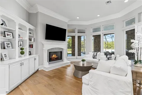 $995,900 | 844 South Fashion Boulevard, Hahnville, LA 70057