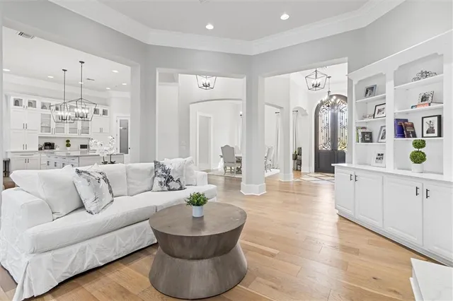 $995,900 | 844 South Fashion Boulevard, Hahnville, LA 70057