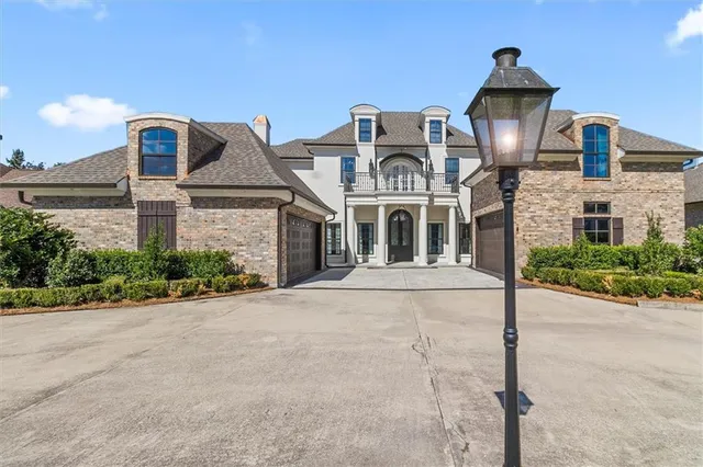 $995,900 | 844 South Fashion Boulevard, Hahnville, LA 70057