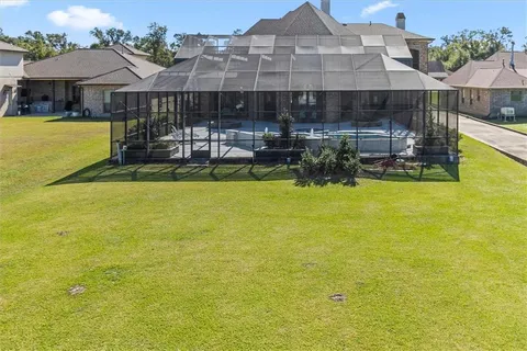 $995,900 | 844 South Fashion Boulevard, Hahnville, LA 70057