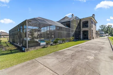 $995,900 | 844 South Fashion Boulevard, Hahnville, LA 70057
