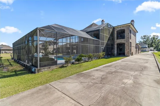 $995,900 | 844 South Fashion Boulevard, Hahnville, LA 70057