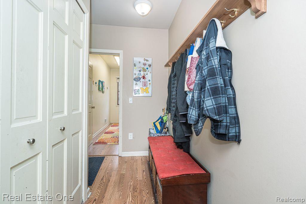 410 Lake Forest Road Rochester Hills, MI 48309 - Photo 30 of 75