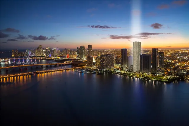 $3,300 | 488 Northeast 18th Street, Unit 305, Miami, FL 33132