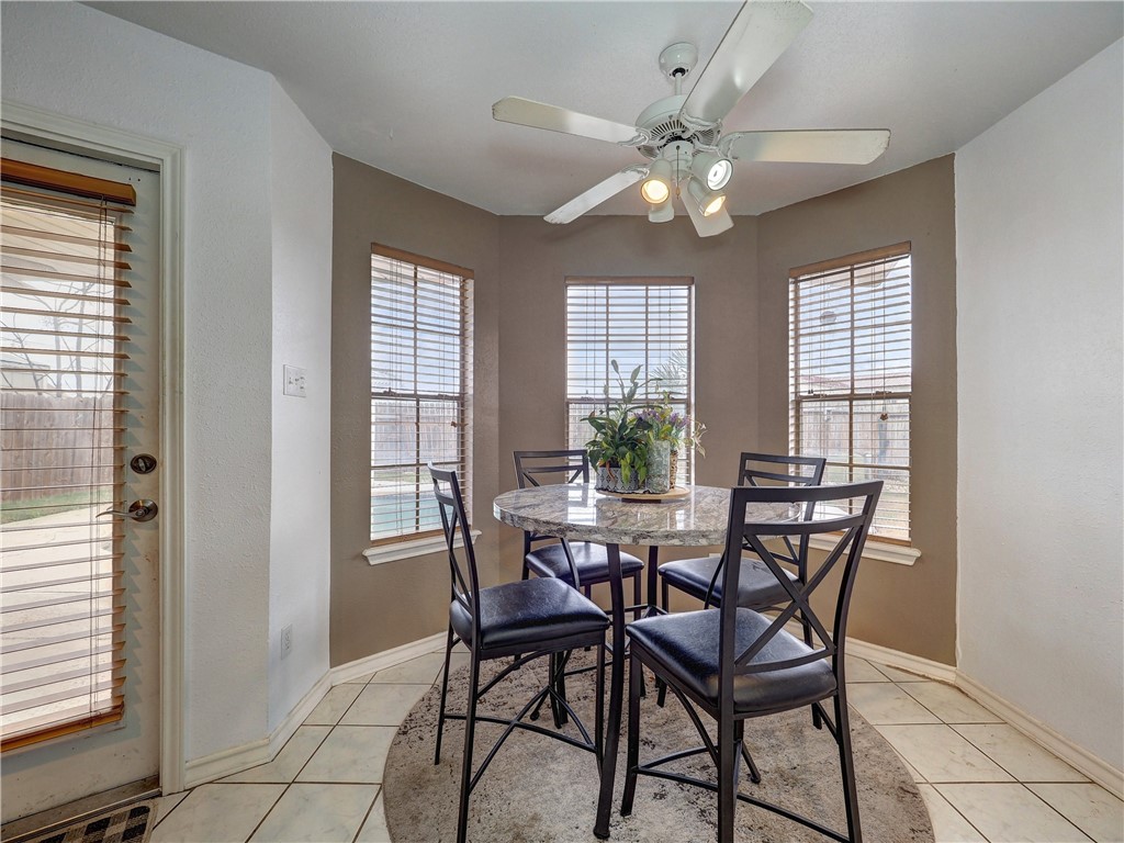 7210 St James Court Corpus Christi, TX 78413 - Photo 12 of 26 Sunny breakfast room