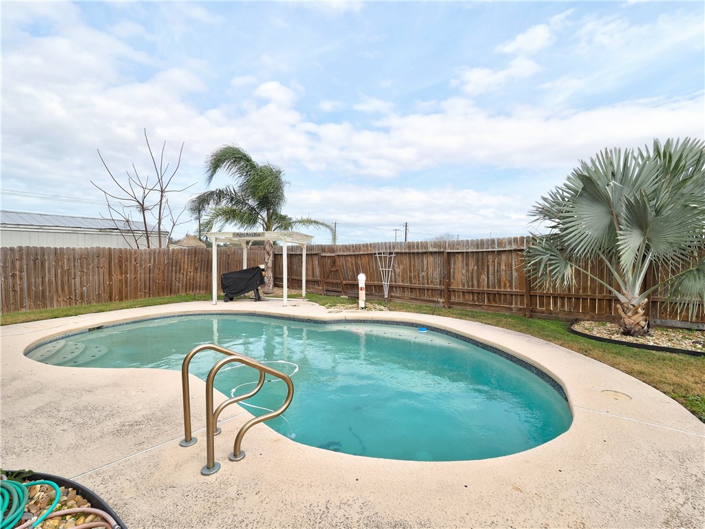 7210 St James Court Corpus Christi, TX 78413 - Photo 24 of 26 Very private
