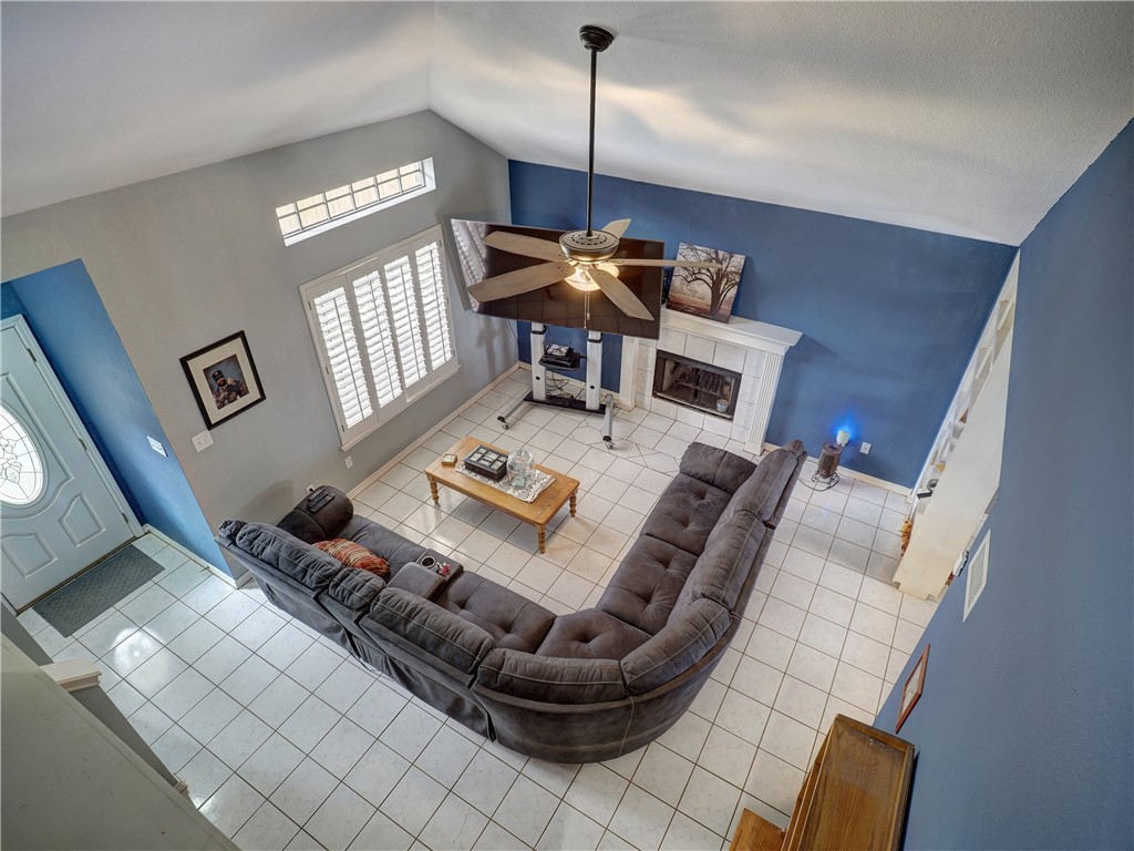 7210 St James Court Corpus Christi, TX 78413 - Photo 5 of 26 High ceilings!