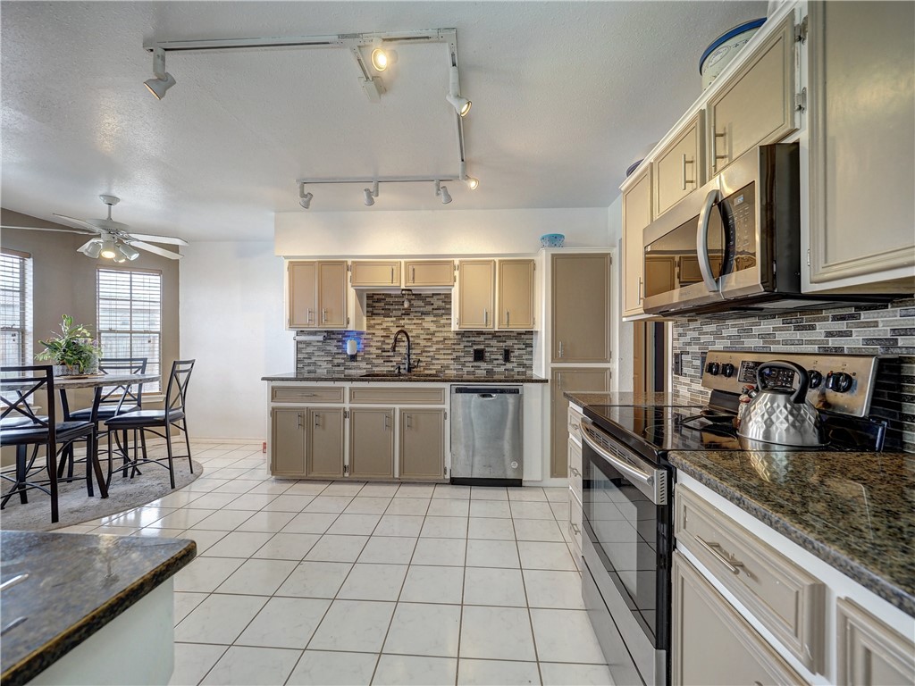 7210 St James Court Corpus Christi, TX 78413 - Photo 10 of 26 Plenty of storage