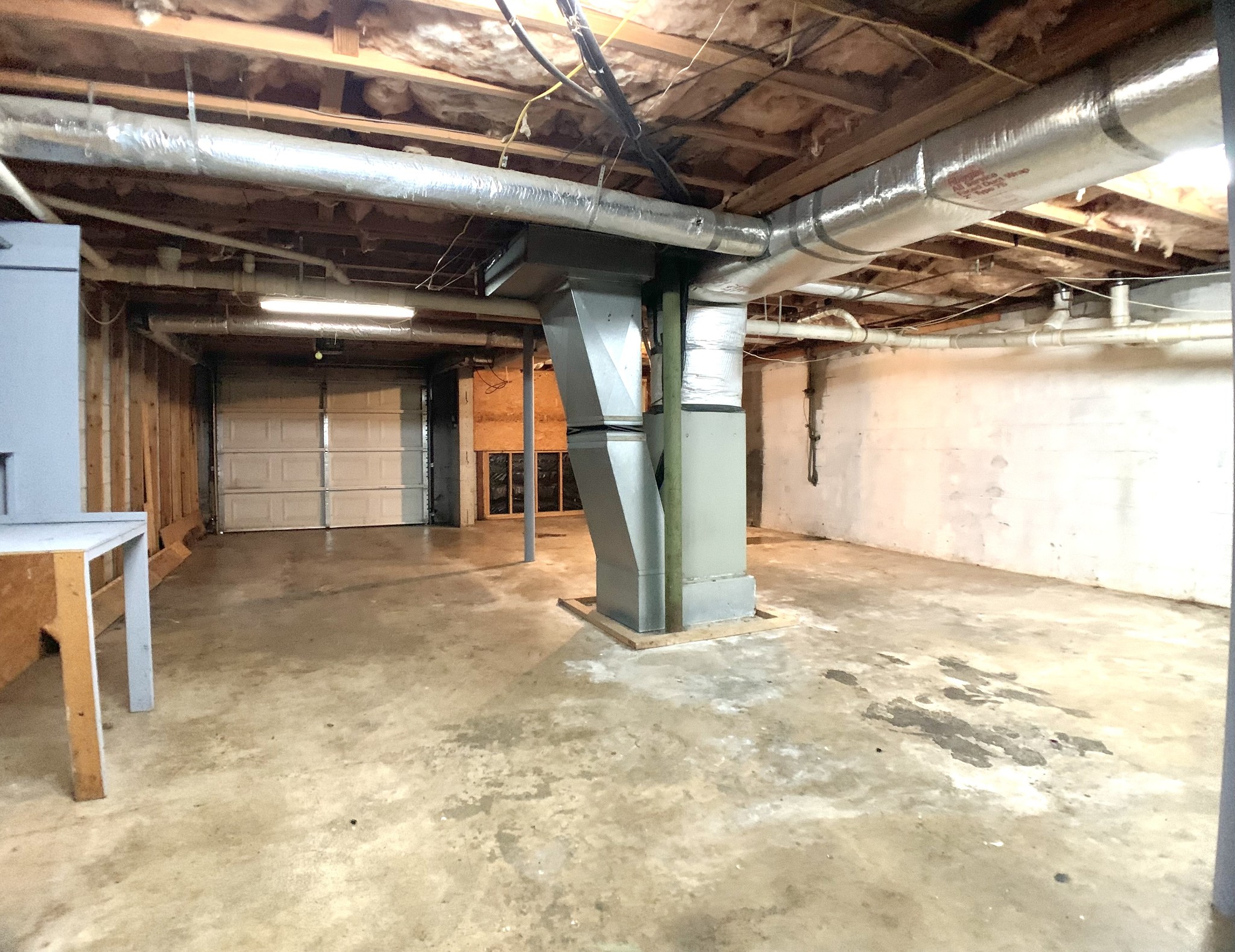 30 Bunker Hill Road Clarksville, TN 37042 - Photo 27 of 30 a view of a garage