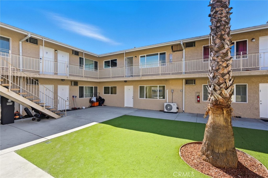 19237 Bryant Street, Unit 8 Northridge, CA 91324 - Photo 17 of 35