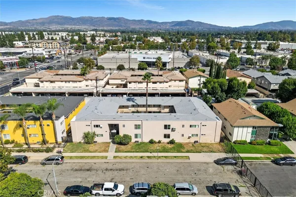 $2,200 | 19237 Bryant Street, Unit 8, Northridge, CA 91324
