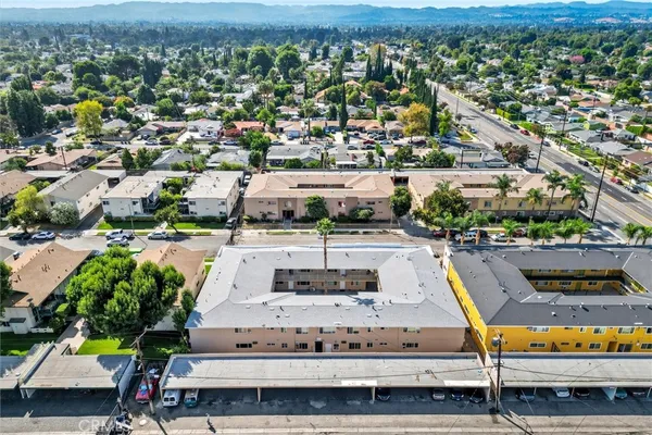 $2,200 | 19237 Bryant Street, Unit 8, Northridge, CA 91324