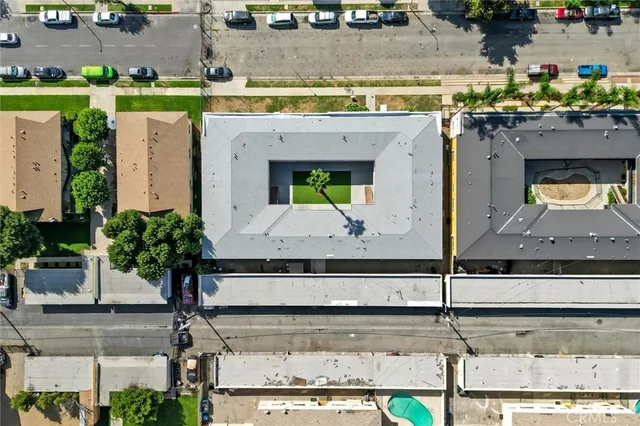 $2,000 | 19237 Bryant Street, Unit 8, Northridge, CA 91324