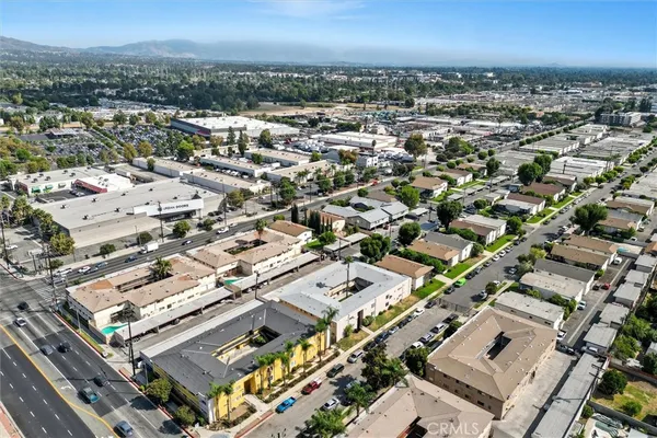 $2,200 | 19237 Bryant Street, Unit 8, Northridge, CA 91324