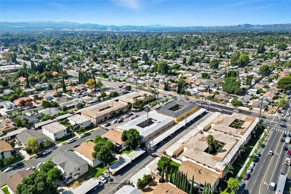 $2,200 | 19237 Bryant Street, Unit 8, Northridge, CA 91324