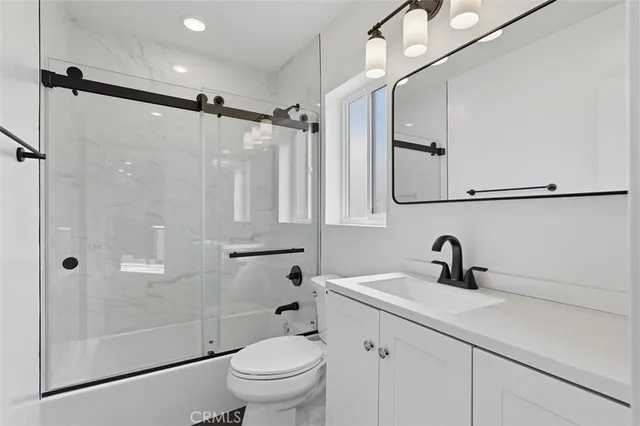 $2,000 | 19237 Bryant Street, Unit 8, Northridge, CA 91324