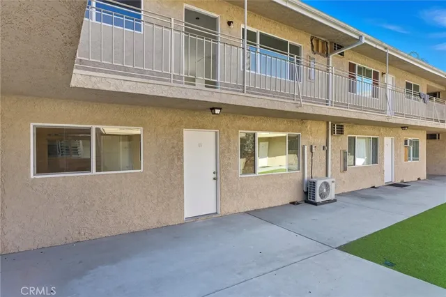 $2,000 | 19237 Bryant Street, Unit 8, Northridge, CA 91324