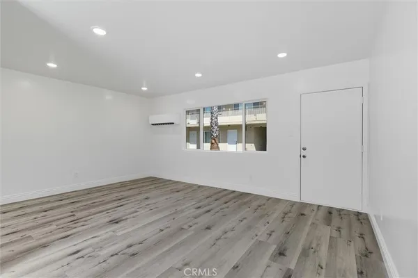 $2,200 | 19237 Bryant Street, Unit 8, Northridge, CA 91324