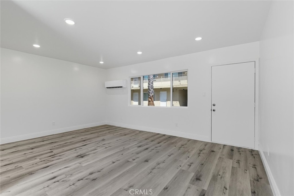 19237 Bryant Street, Unit 8 Northridge, CA 91324 - Photo 9 of 35