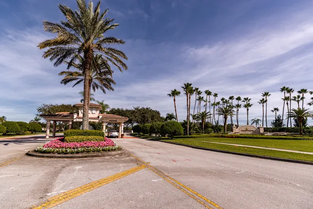 $244,000 | 5040 Harmony Circle, Unit 205, Vero Beach, FL 32967