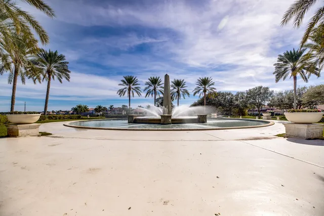 $244,000 | 5040 Harmony Circle, Unit 205, Vero Beach, FL 32967