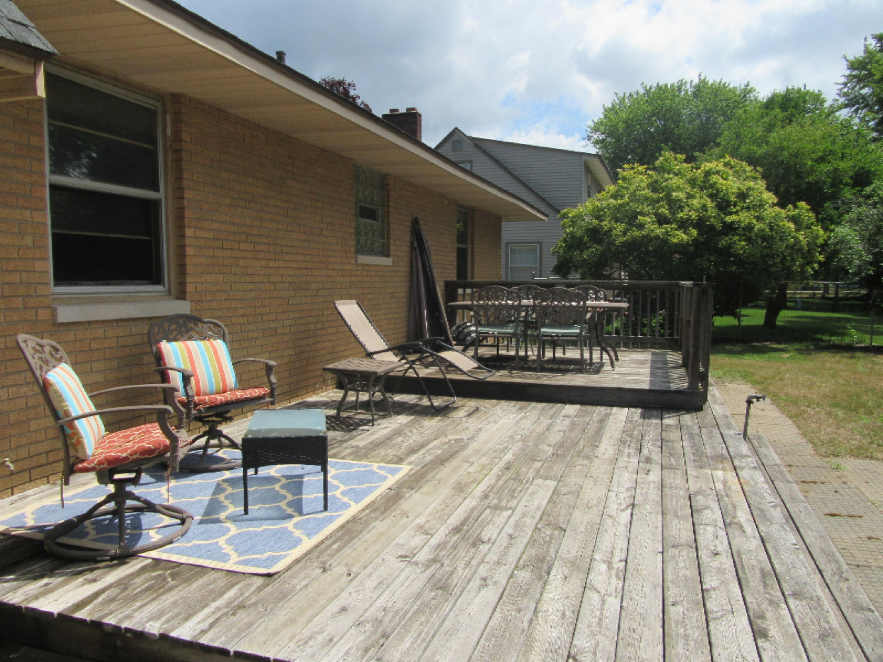 1451 Hendrick Road Muskegon, MI 49441 - Photo 4 of 26 IMG_1492