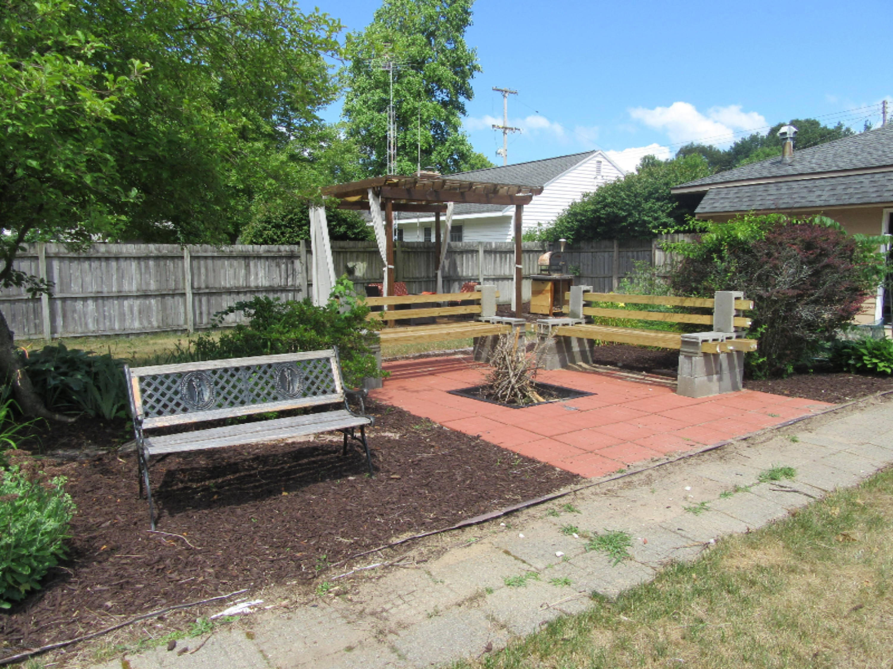 1451 Hendrick Road Muskegon, MI 49441 - Photo 6 of 26 IMG_1494