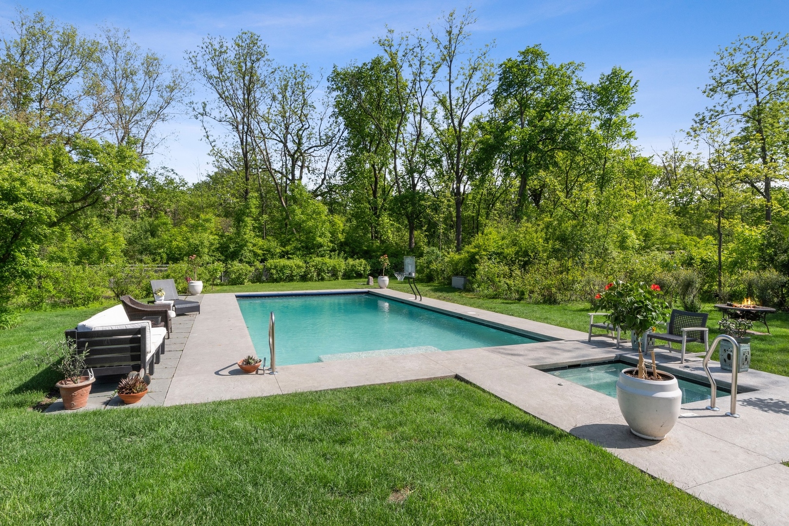 1900 Telegraph Road Bannockburn, IL 60015 - Photo 37 of 47 a view of a backyard with sitting area