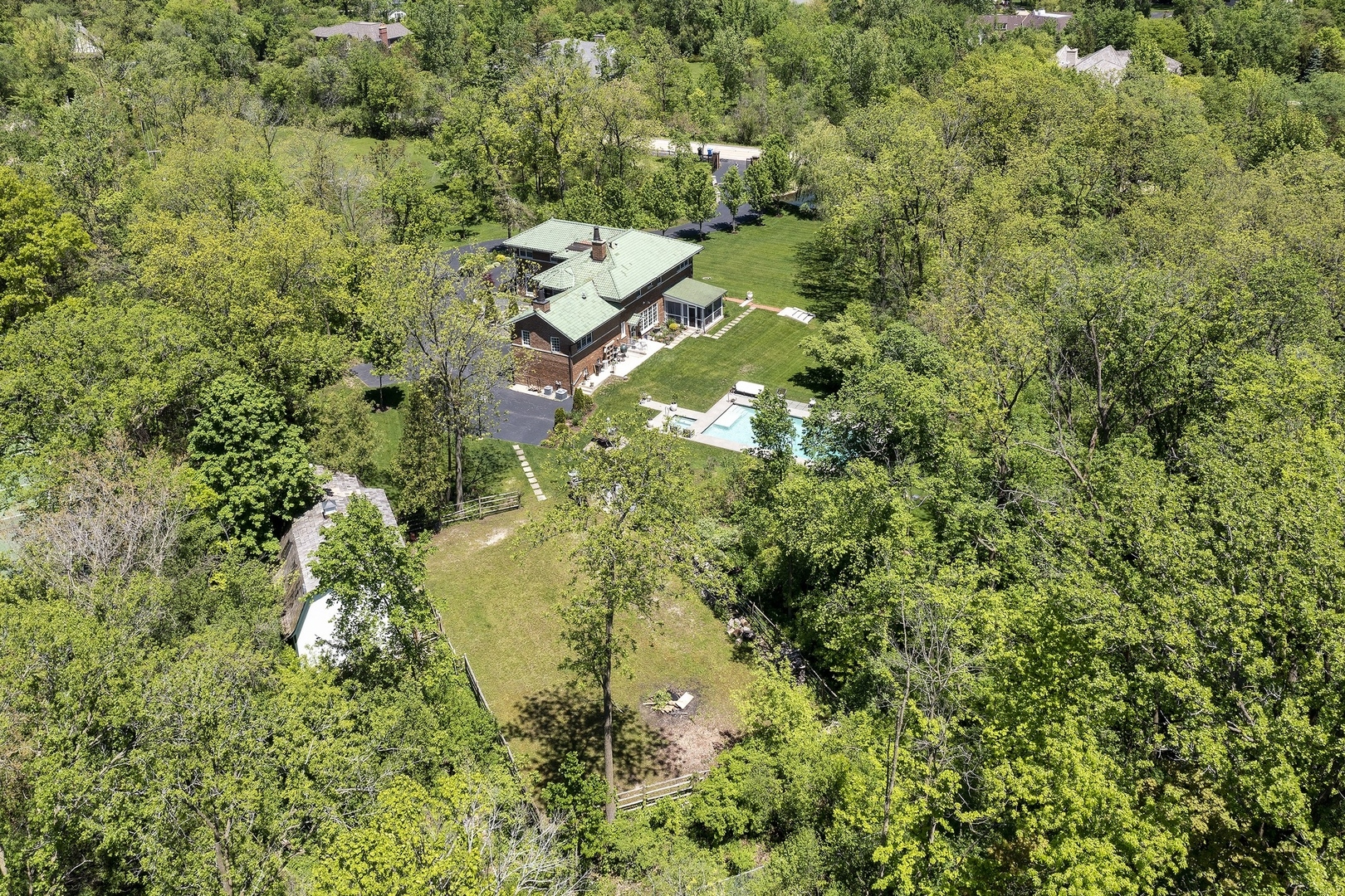 1900 Telegraph Road Bannockburn, IL 60015 - Photo 41 of 47 an aerial view of residential house with green space