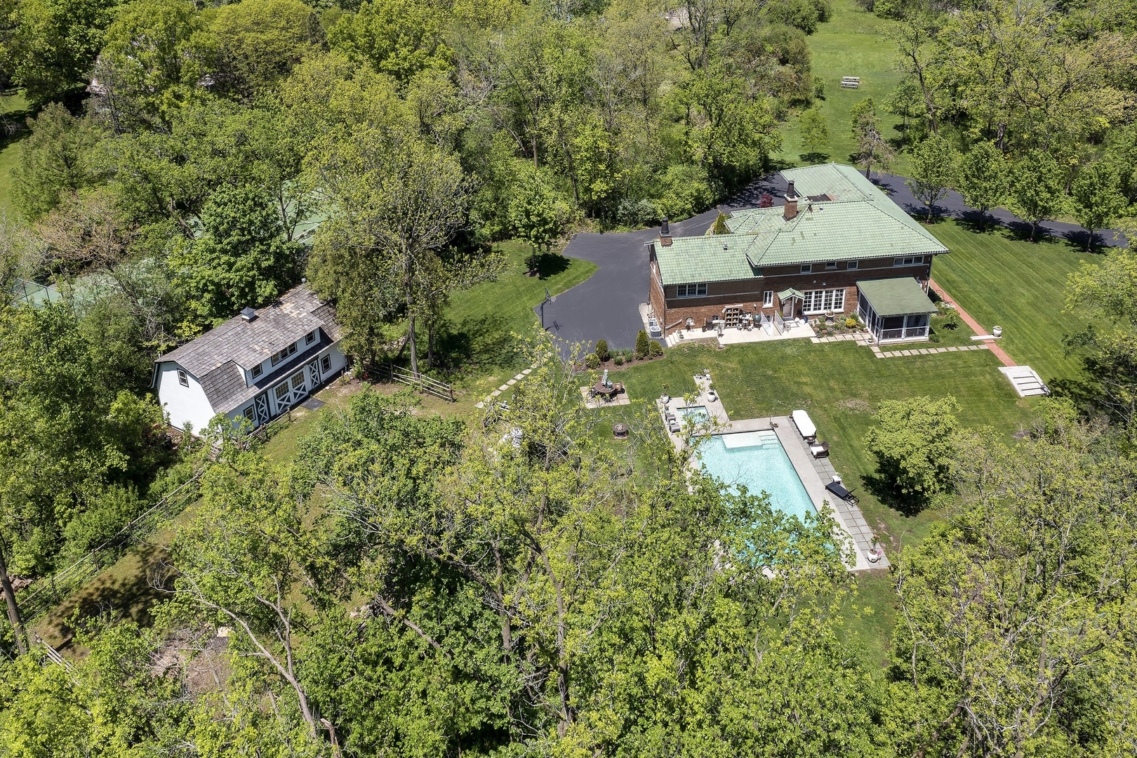 1900 Telegraph Road Bannockburn, IL 60015 - Photo 42 of 47 an aerial view of a house