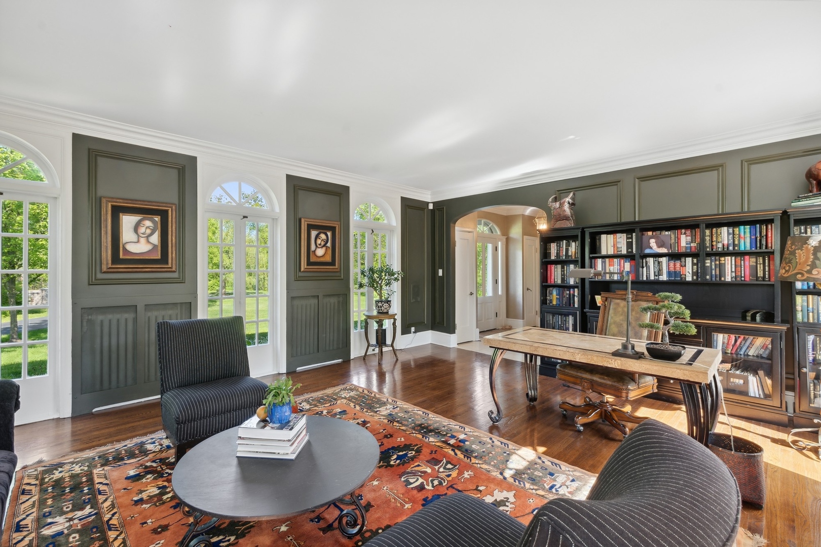 1900 Telegraph Road Bannockburn, IL 60015 - Photo 8 of 47 a living room with furniture and wooden floor