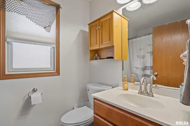 $320,999 | 973 17th Avenue, Silvis, IL 61282