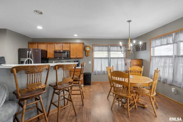 $320,999 | 973 17th Avenue, Silvis, IL 61282