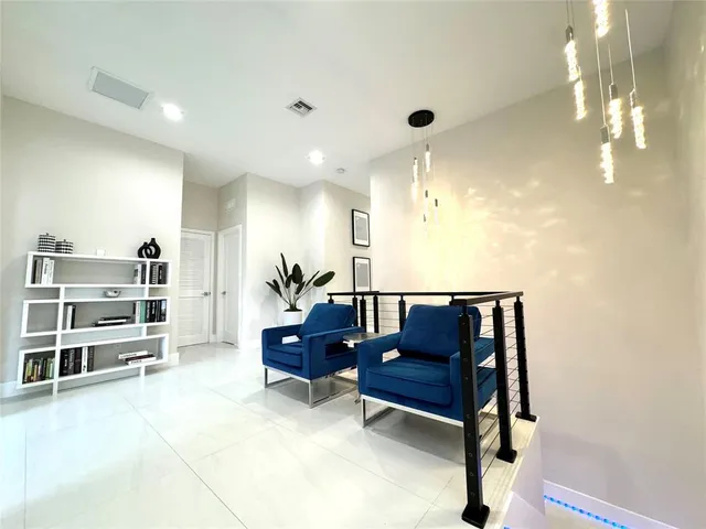 $7,500 | 4915 Whispering Way, Fort Lauderdale, FL 33312