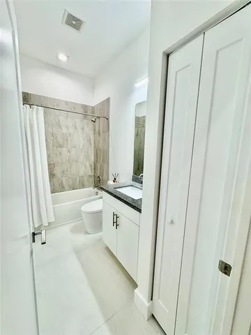 $7,500 | 4915 Whispering Way, Fort Lauderdale, FL 33312