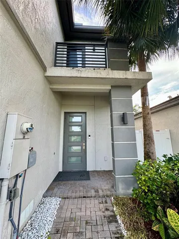 $7,500 | 4915 Whispering Way, Fort Lauderdale, FL 33312