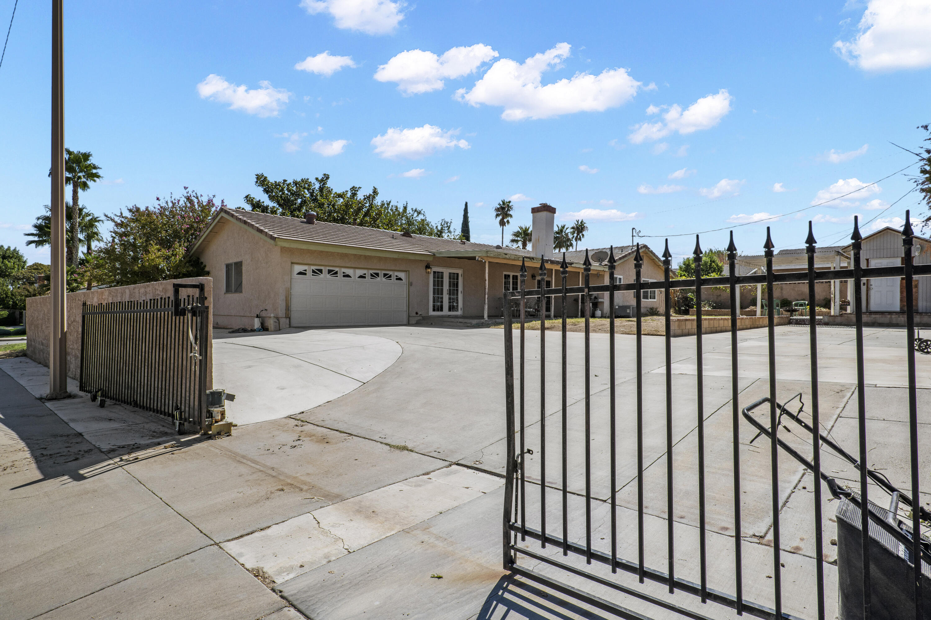 41235 47th Street West Lancaster, CA 93536 - Photo 31 of 43 a view of a terrace