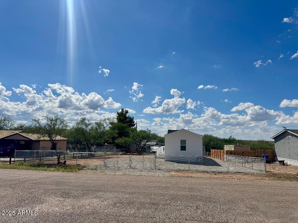 384 North Warren Road Benson, AZ 85602 - Photo 11 of 31 10