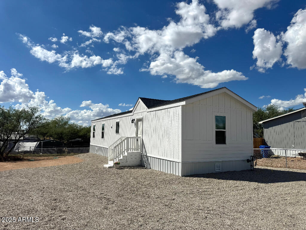 384 North Warren Road Benson, AZ 85602 - Photo 5 of 31 04