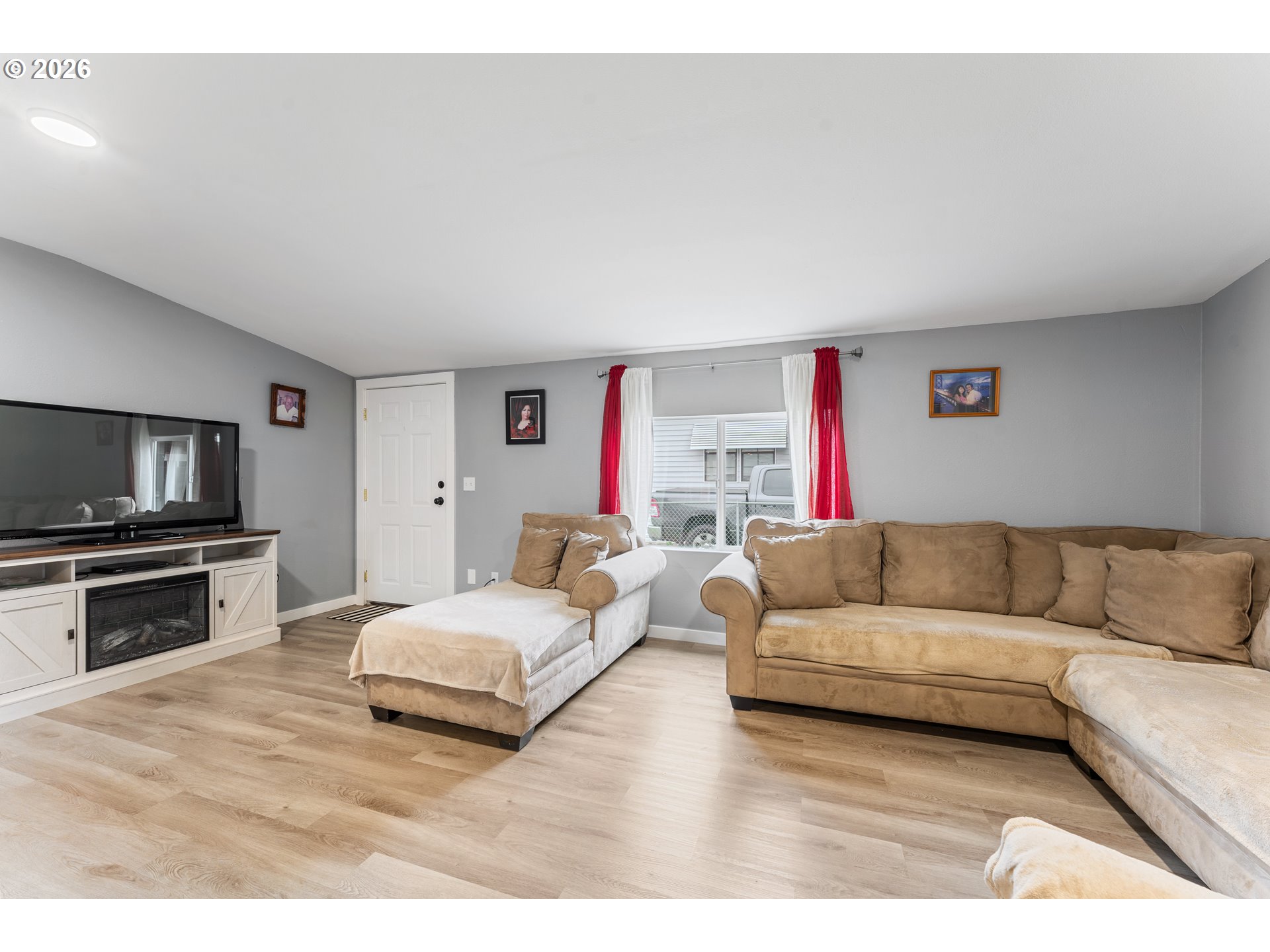 13115 Southeast Foster Road, Unit 4 Portland, OR 97236 - Photo 4 of 25