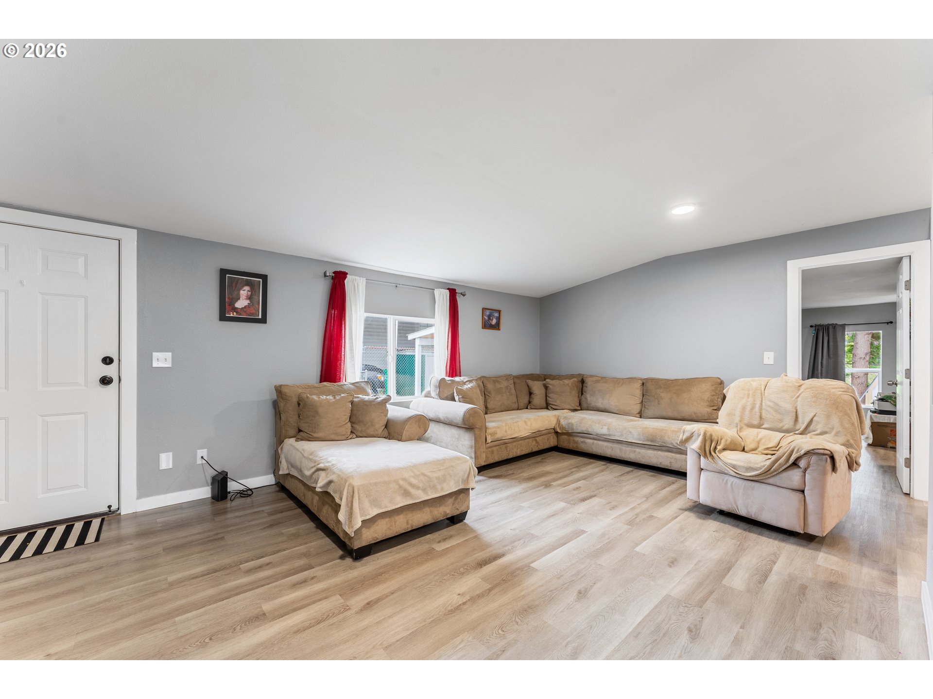 13115 Southeast Foster Road, Unit 4 Portland, OR 97236 - Photo 5 of 25