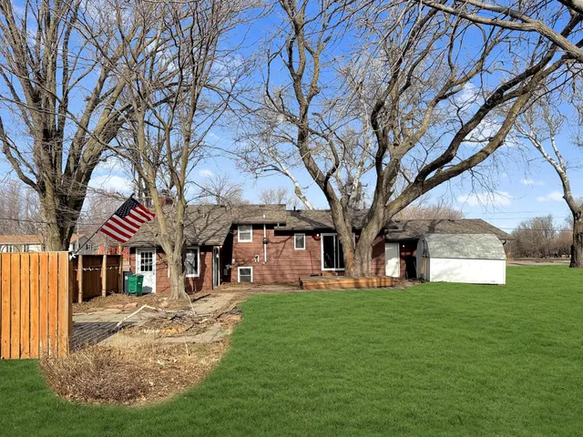 $200,000 | 741 Greenwood Avenue, Tracy, MN 56175