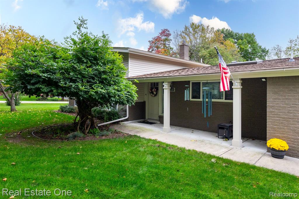 2331 Rusk Road Rochester Hills, MI 48306 - Photo 3 of 46