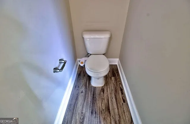 a bathroom with a toilet