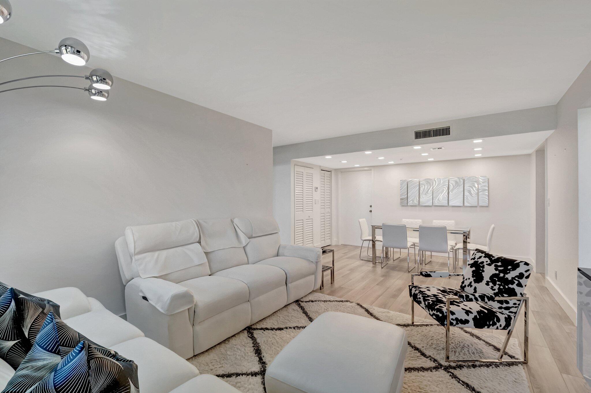 7835 Lakeside Boulevard, Unit 986 Boca Raton, FL 33434 - Photo 7 of 69 10-web-or-mls-DSC_1019