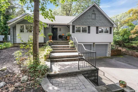 $949,000 | 169 Dix Hills Road, Dix Hills, NY 11746