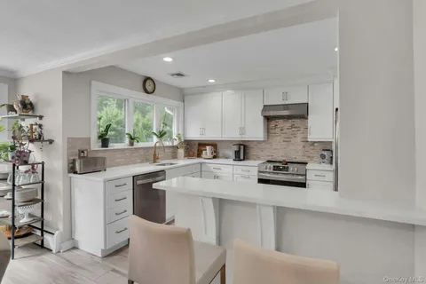 $949,000 | 169 Dix Hills Road, Dix Hills, NY 11746