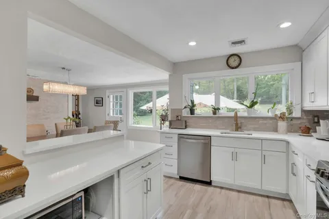 $949,000 | 169 Dix Hills Road, Dix Hills, NY 11746