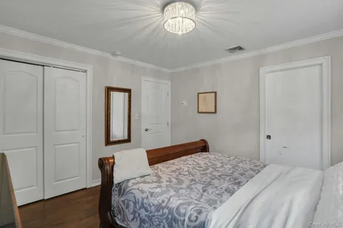 $949,000 | 169 Dix Hills Road, Dix Hills, NY 11746